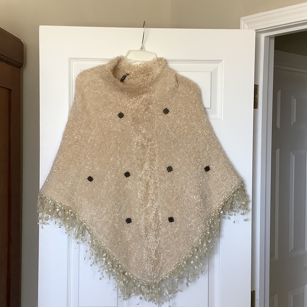 Kaaku poncho